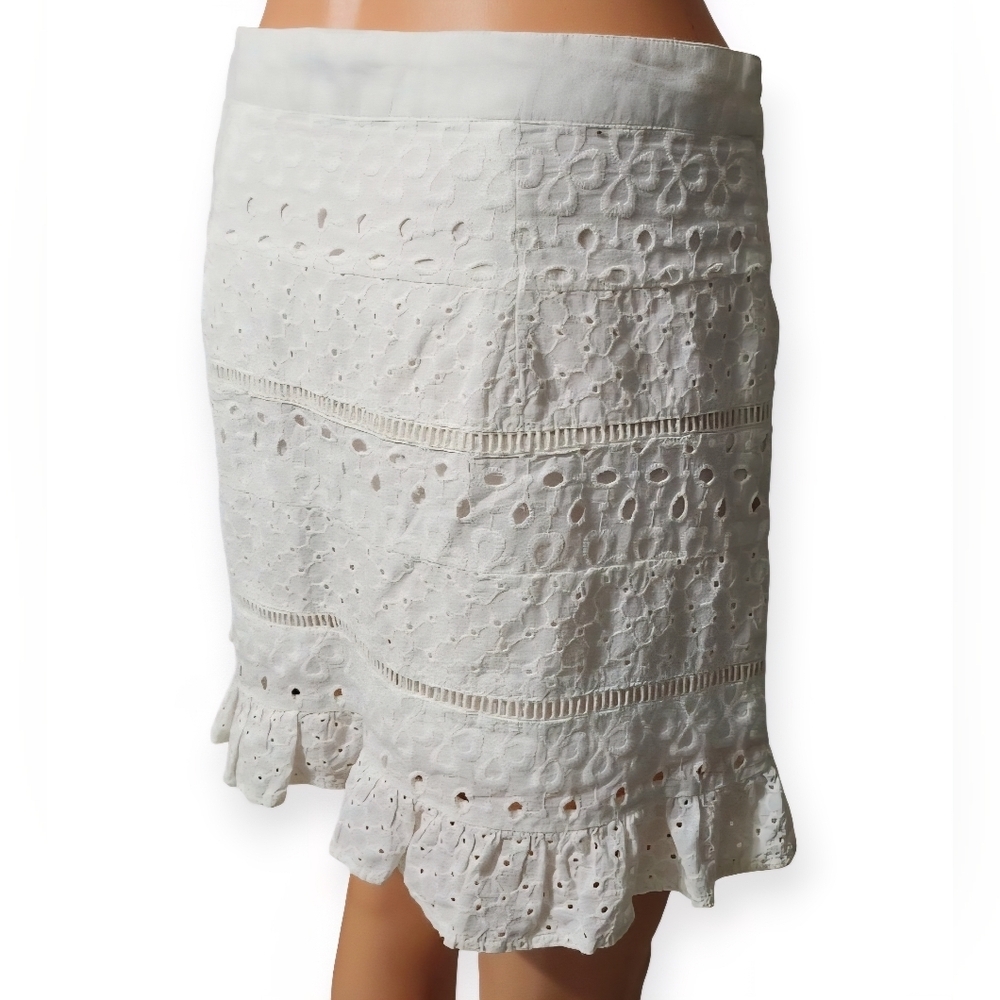 Chic White Eyelet Pencil Skirt - Picture 7 of 8